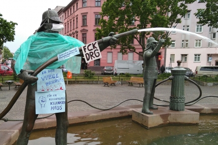 Statue: Protest gegen DRG